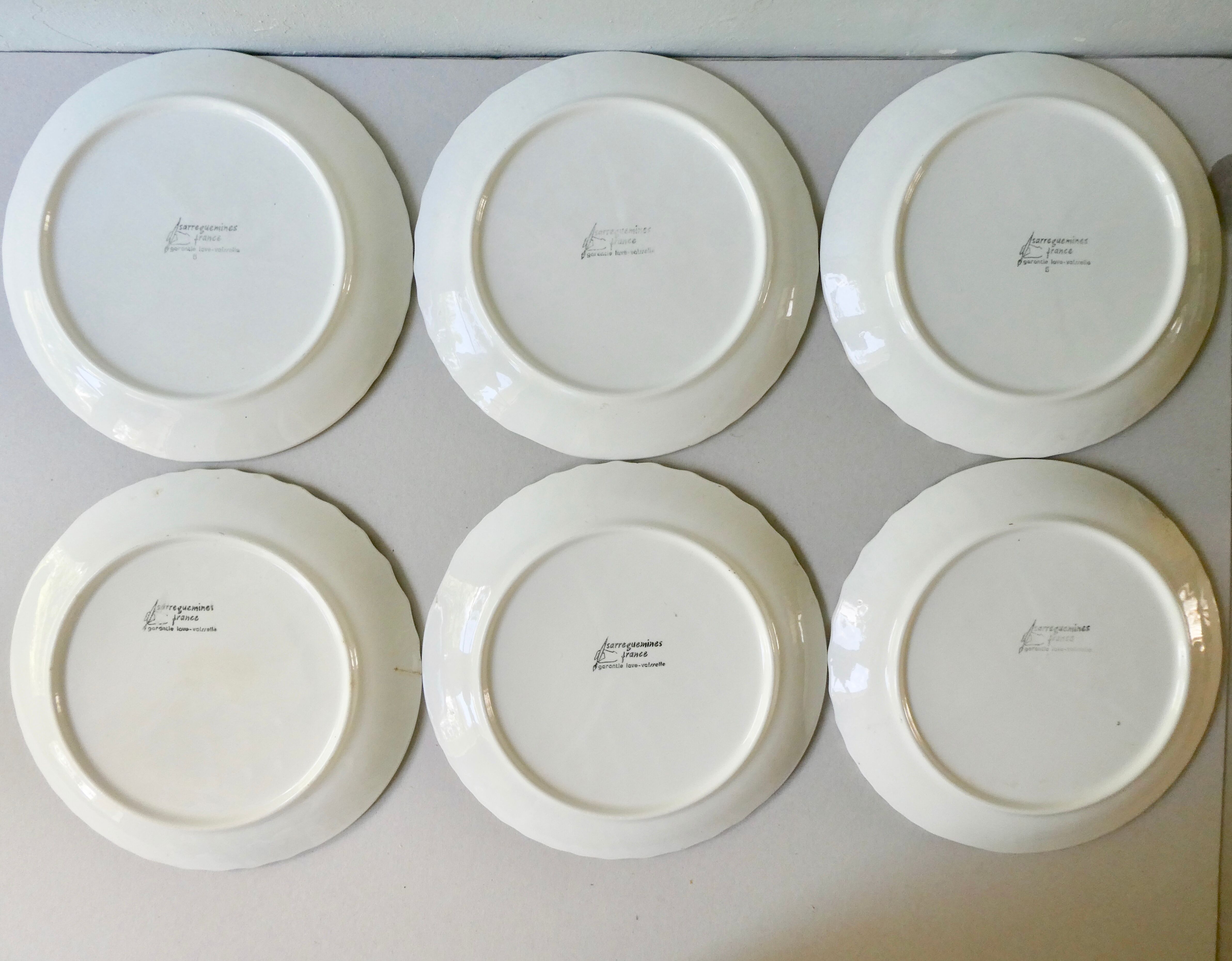 Set of 6 flat plates, fish shape, Sarreguemines France
