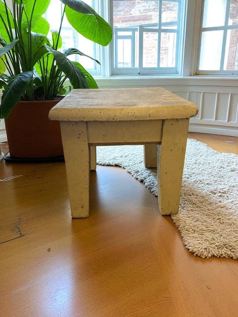 Vintage mini side table / plant table