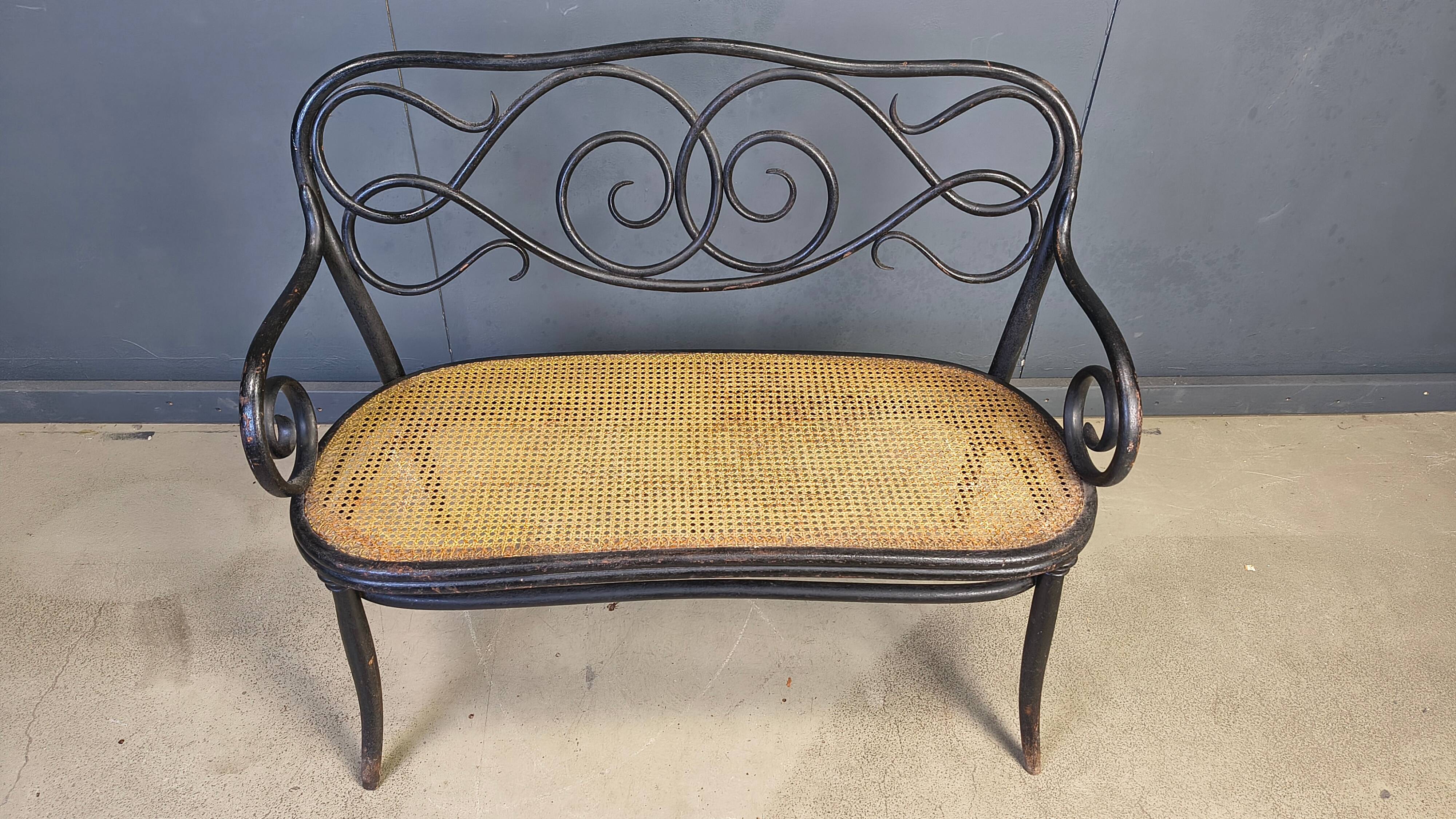 Art nouveau settee no. 2 in bent wood and cane by Thonet Brothers, Austria 1900s