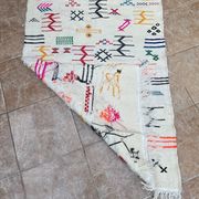 Tapis berbère marocain en laine tissée à la main