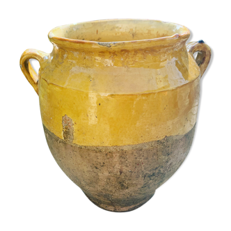 Terracotta pot