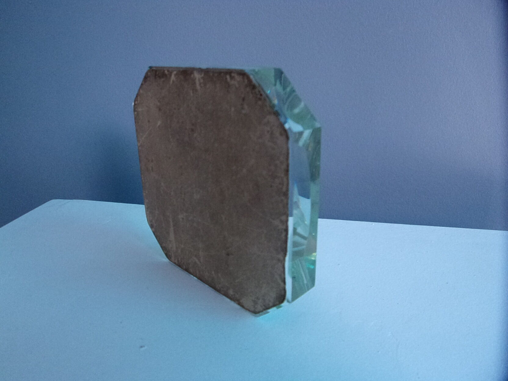 Saint-Gobain's mirrored glass ashtray