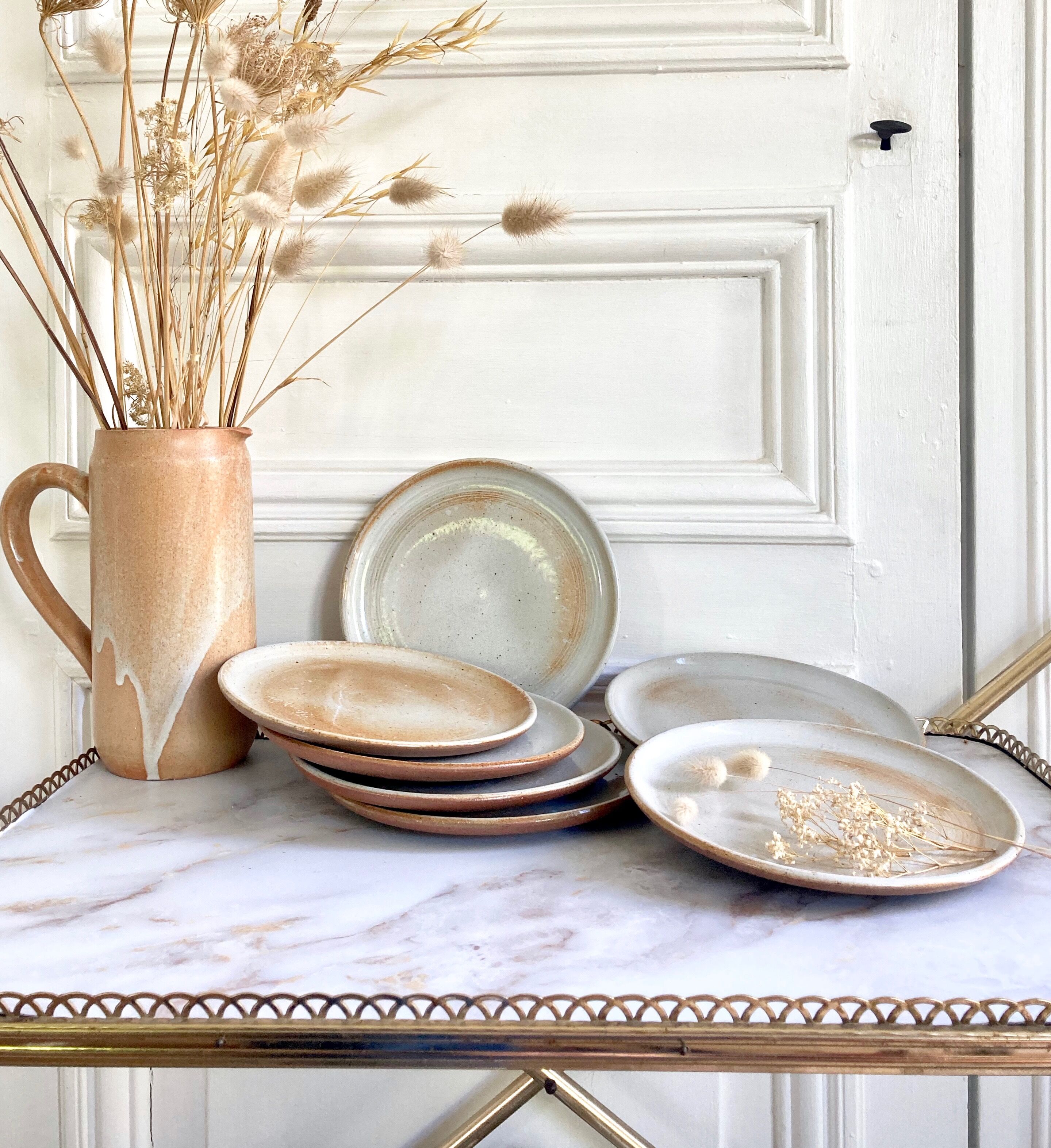 7 assiettes à dessert en grès