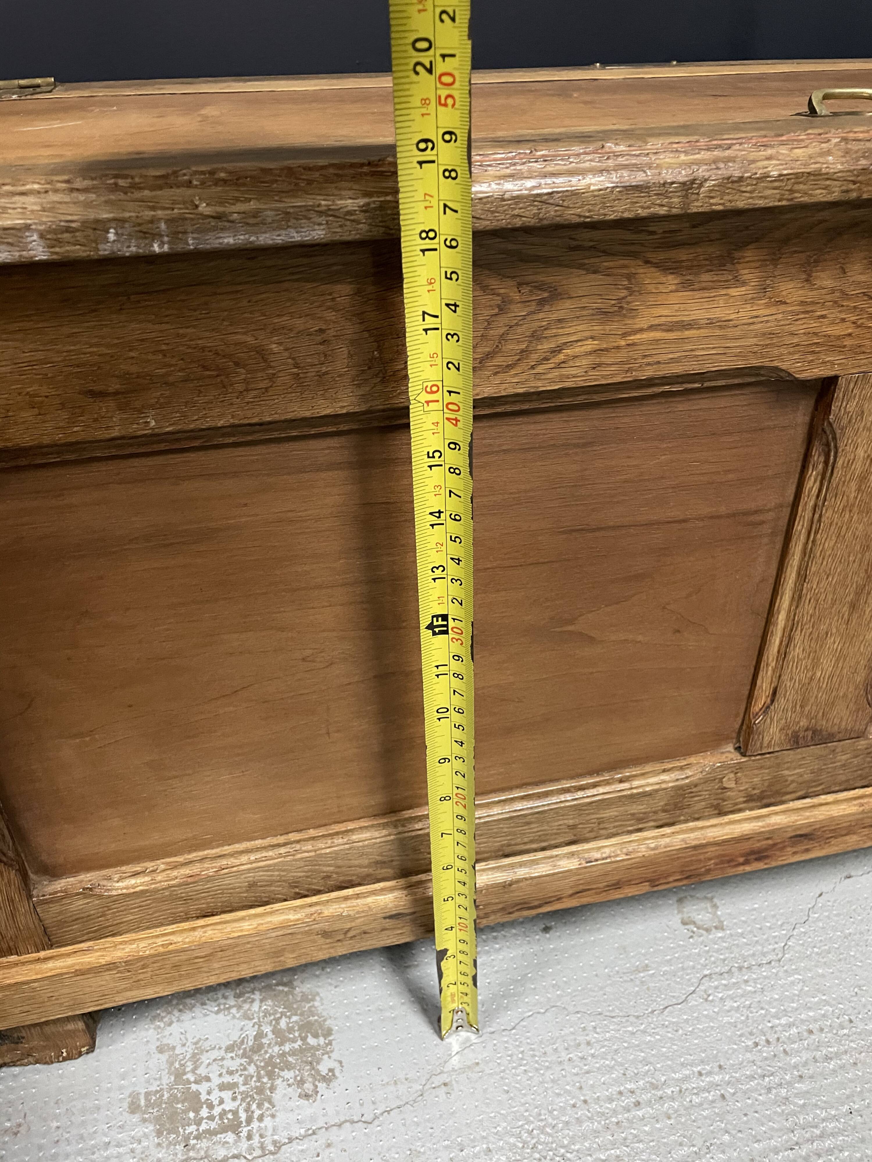 Ice old bistro trunk 1900 counter