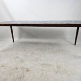 Table basse en palissandre et céramique bleue