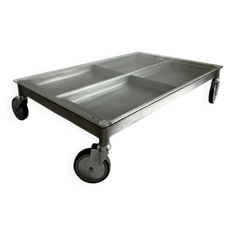 Metal design coffee table.