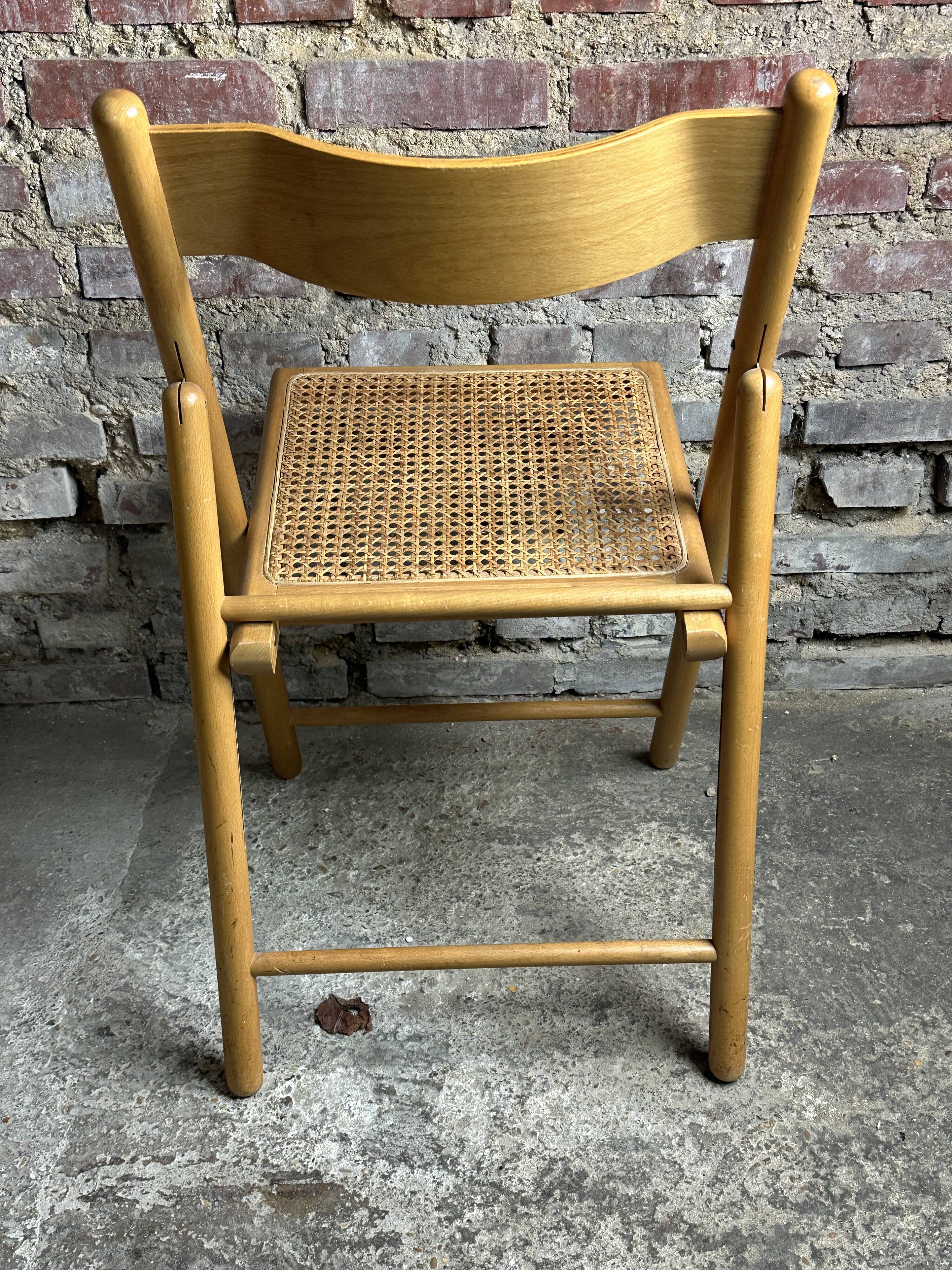 Foldable Italian chairs (set of 4) in beech and rattan 1980