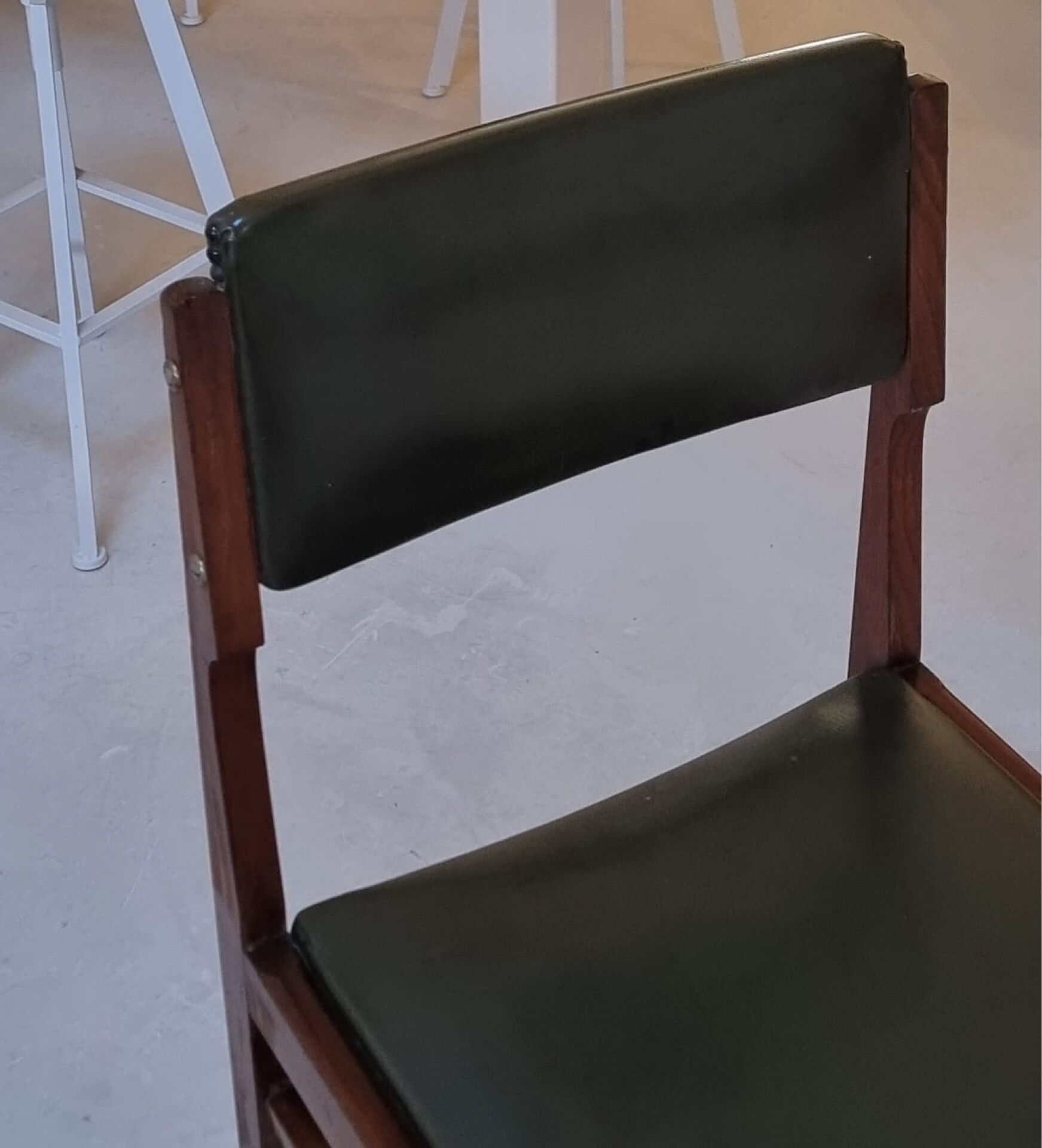 Chaises du milieu du siècle