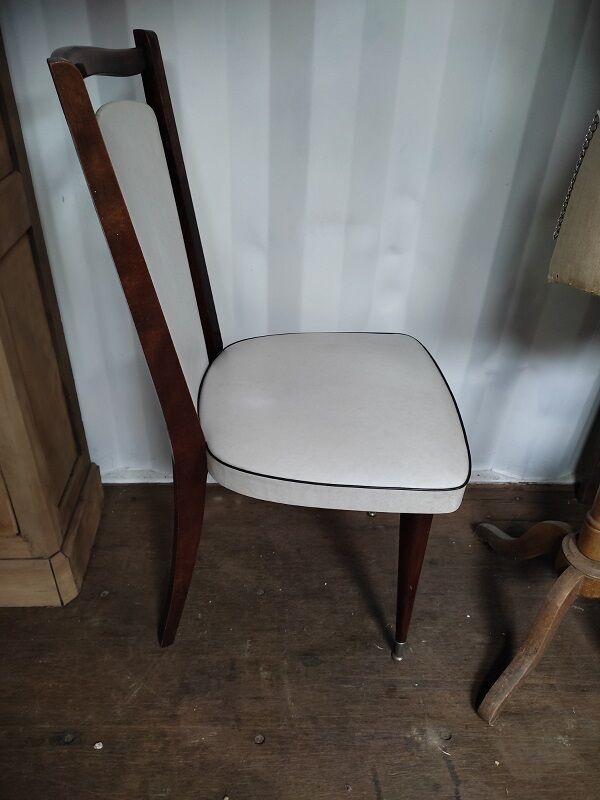 Chaise bois et simili cuir assise