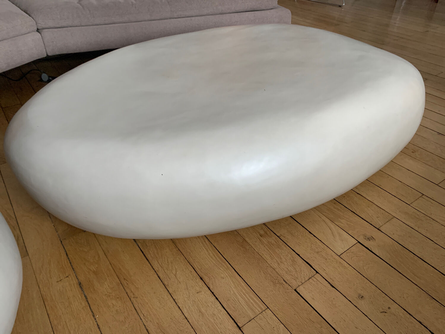 Pebble shaped coffee table