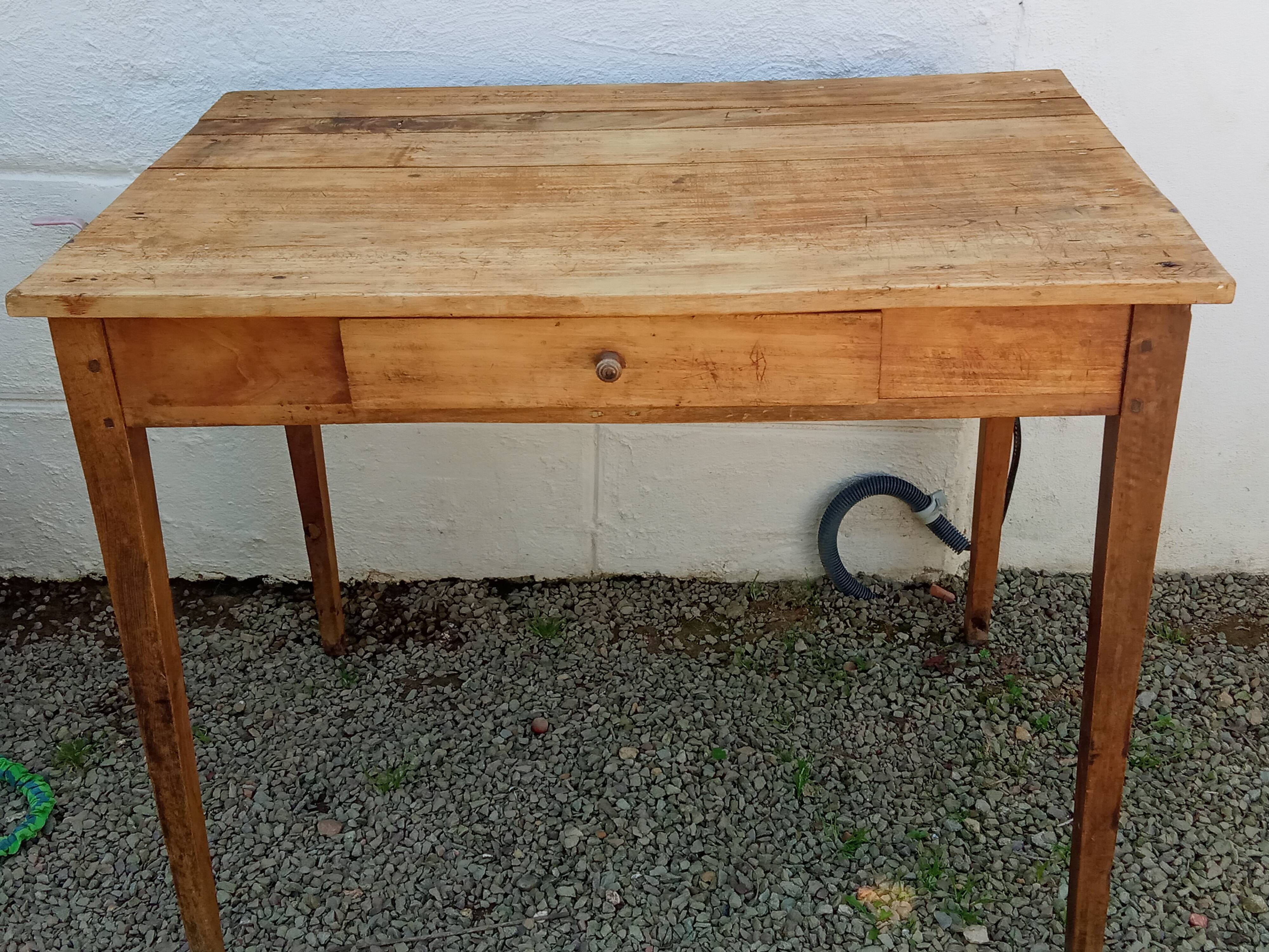 Old farmhouse table 6 people