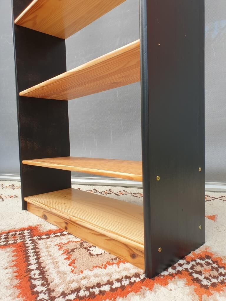 Black two-tone pine shelf