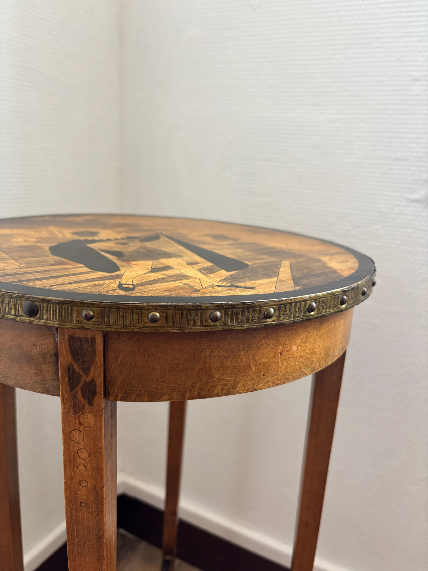 Art deco side table in wood with paint