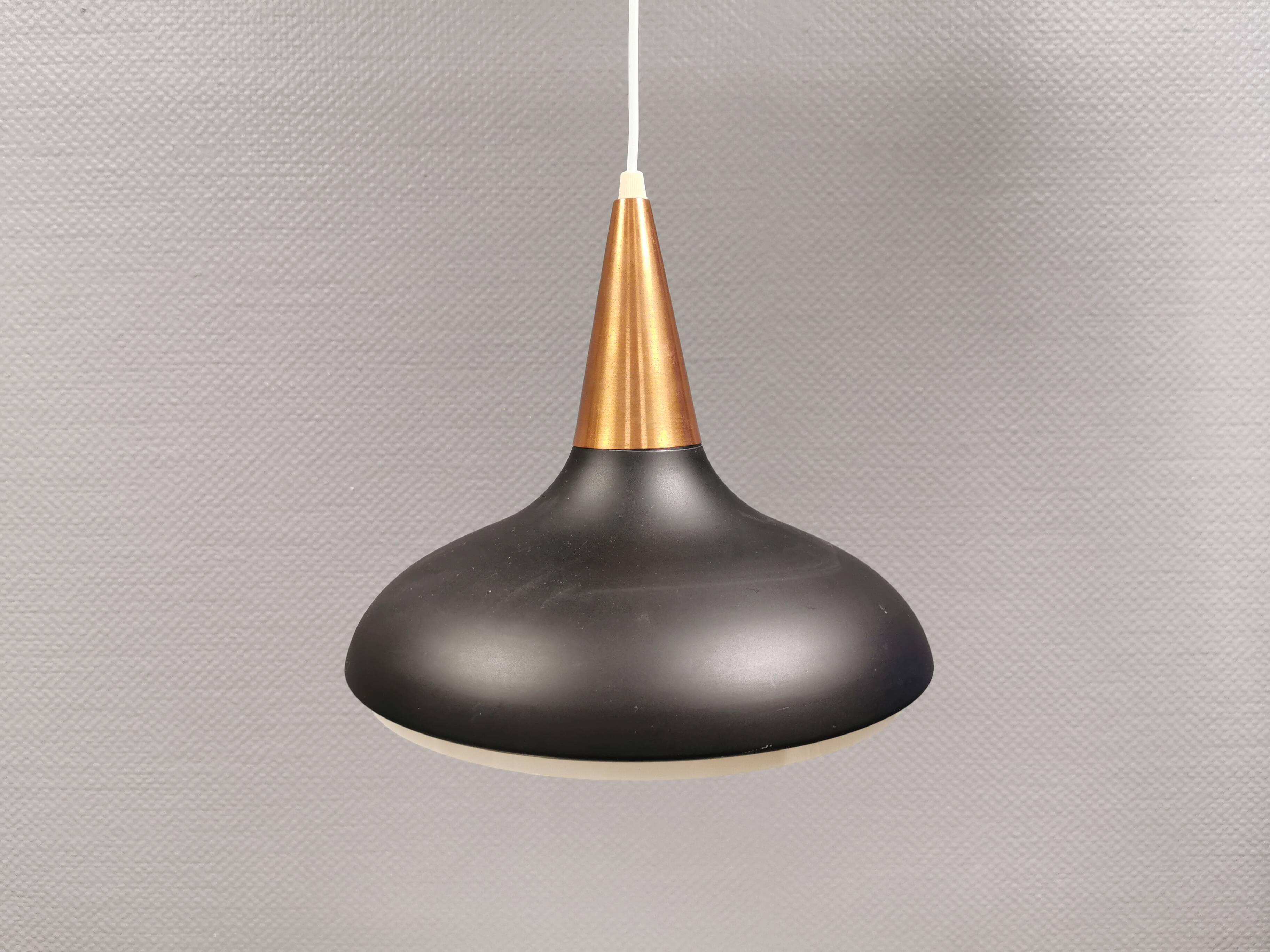 Hanging lamp from the 1970s Denmark.