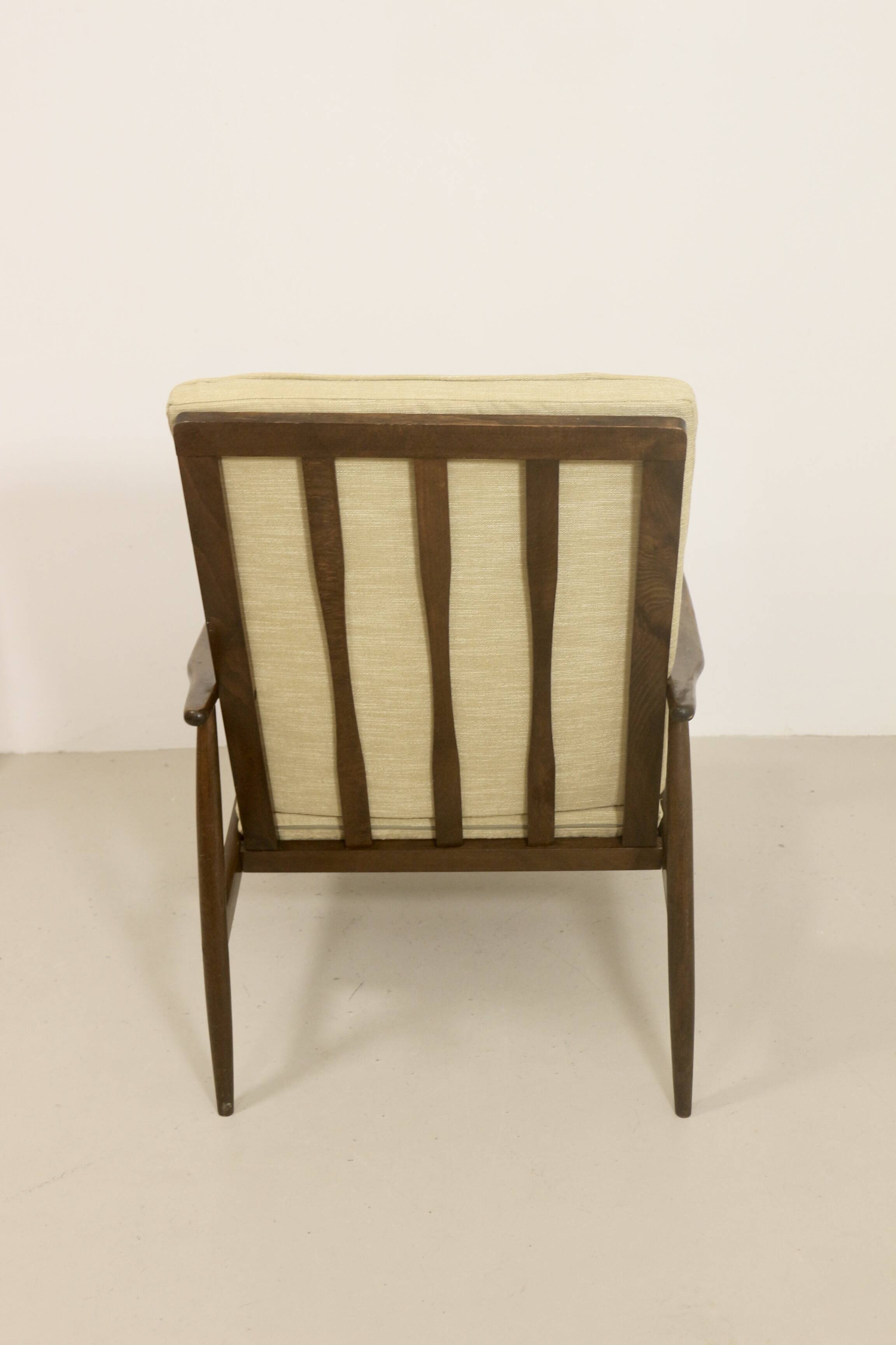 Scandinavian armchair 1960 curved armrests. Ref Cesaria