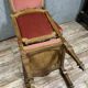 Importante paire de chaises de style Renaissance en bois sculpté