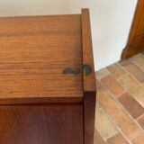 Scandinavian secretary