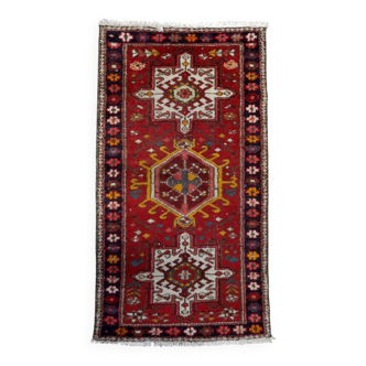 Tapis persan Karajeh ancien fait main, 68 cm x 126 cm (2,2 pi x 4,1 pi), années 1930 - 1C1155