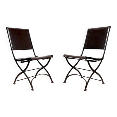 Ensemble de 2 chaises pliantes anciennes en fer forgé et cuir