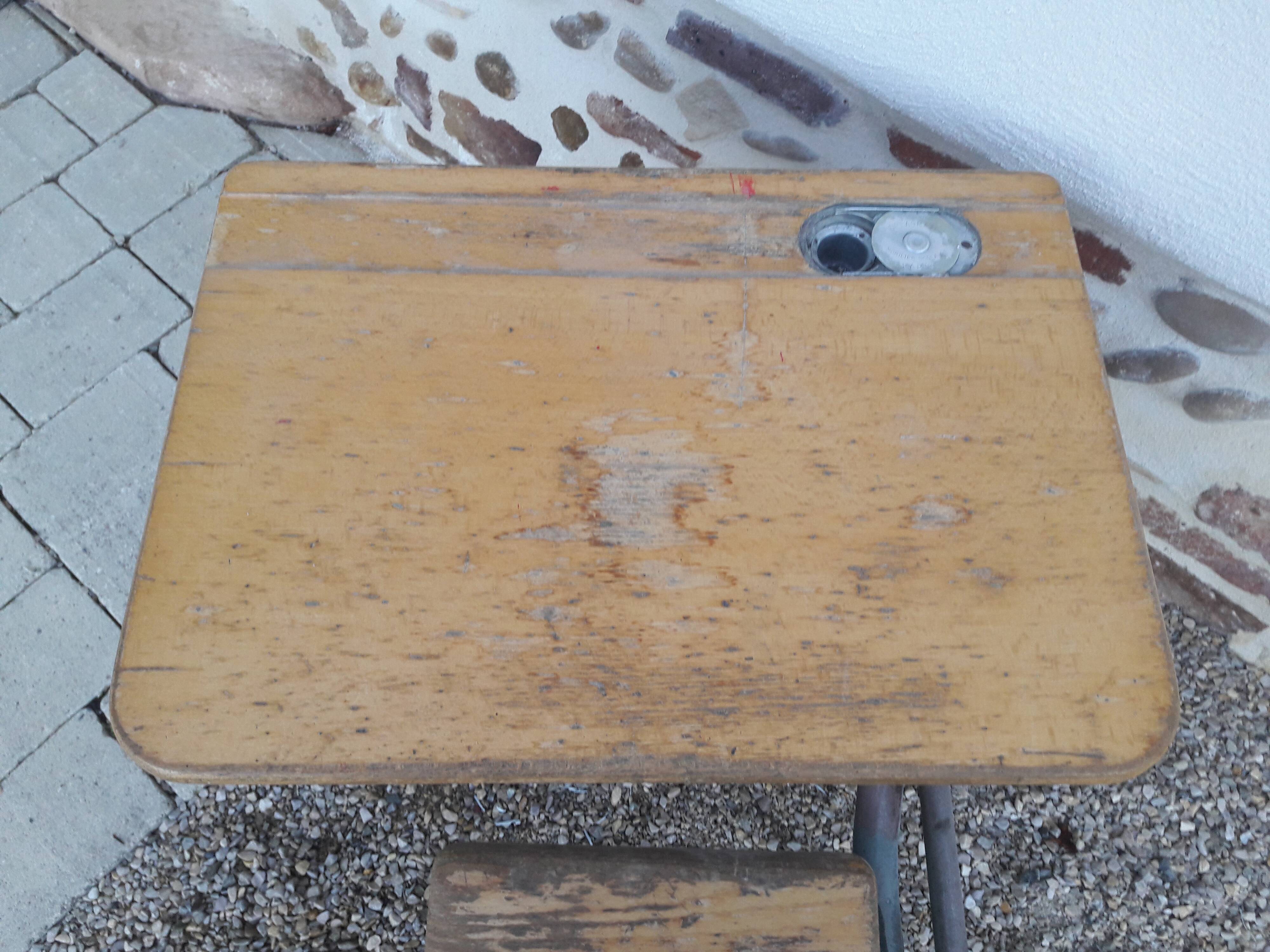 School desk with chair