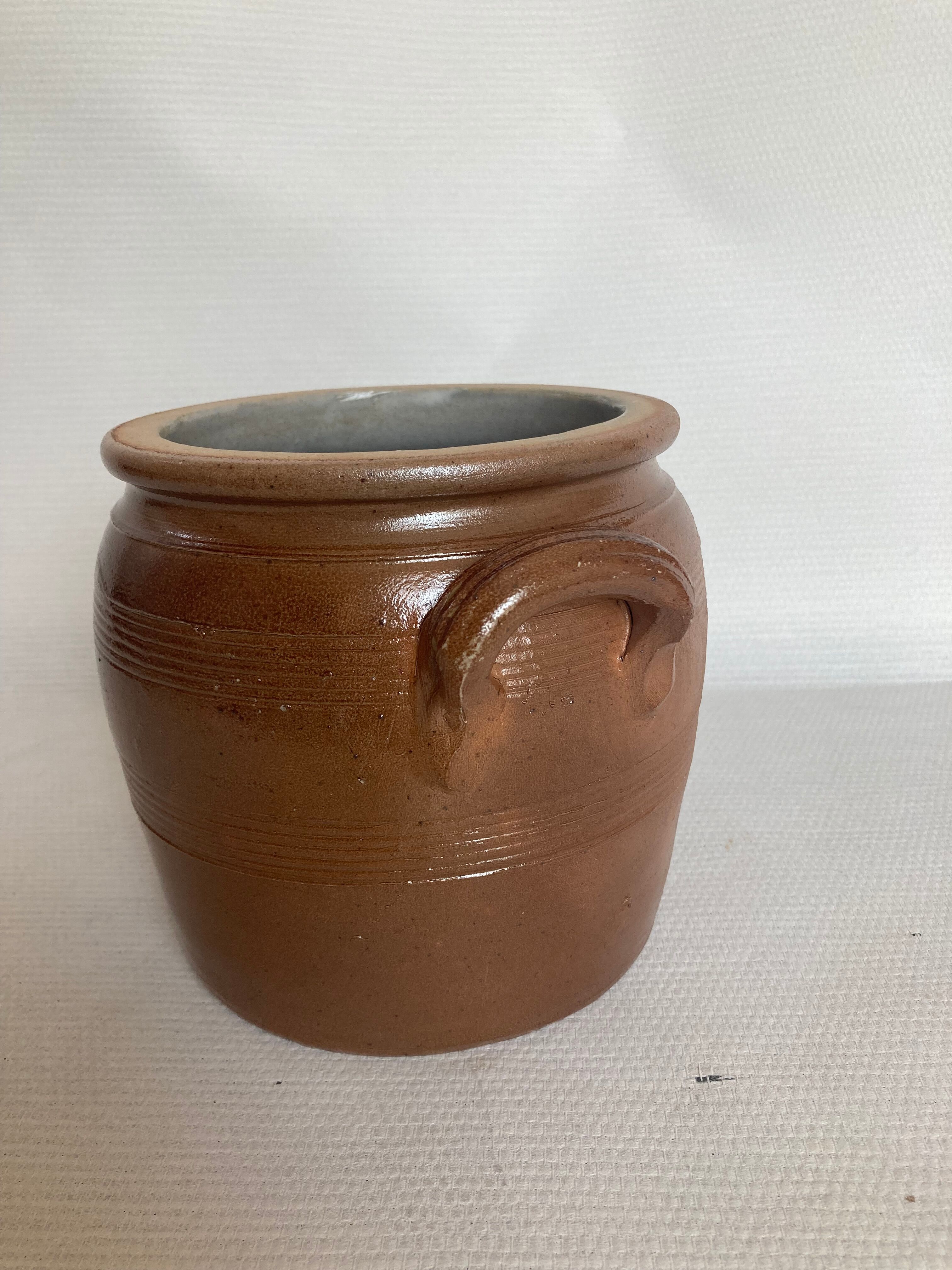 Glazed stoneware pot