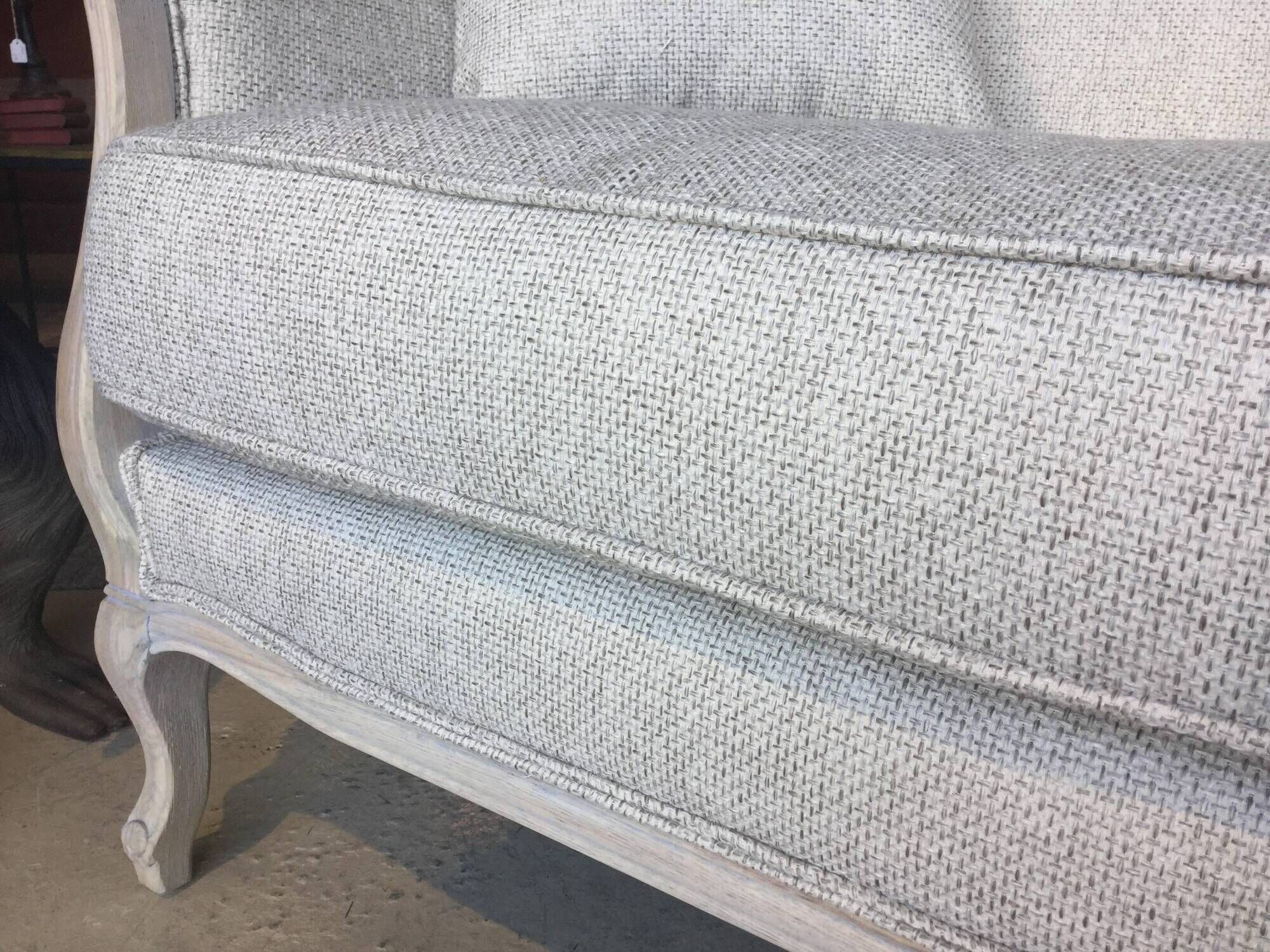 2 high-end Louis XV benches with poufs