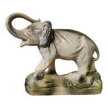 Éléphant en céramique