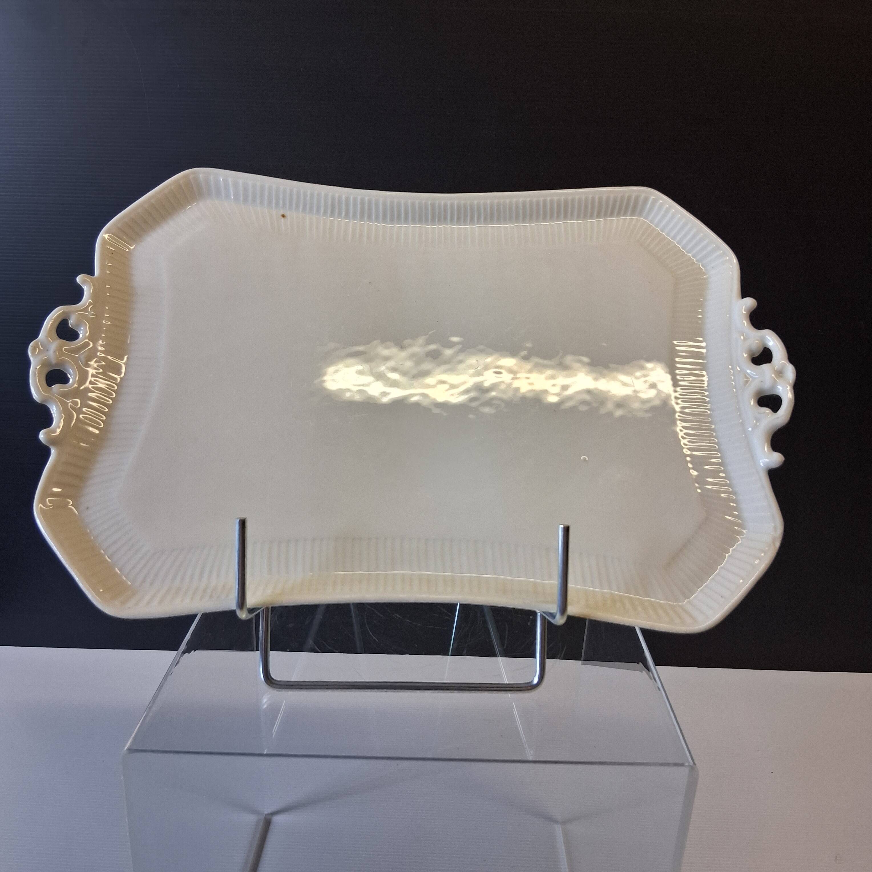 Very nice old white porcelain dish from Mehun in good condition.