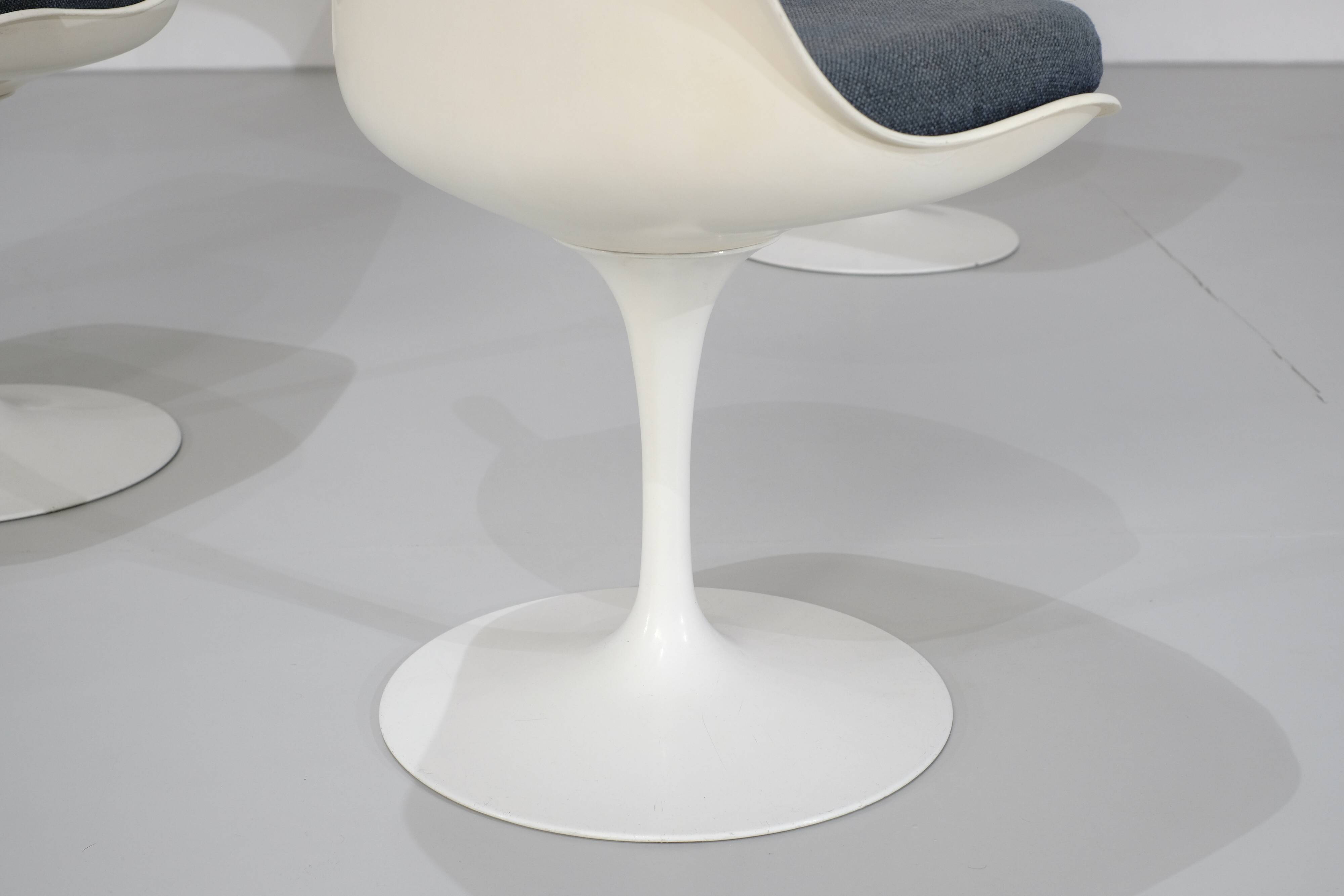 Set of "Tulip" chairs designed by Eero Saarinen for Knoll International.