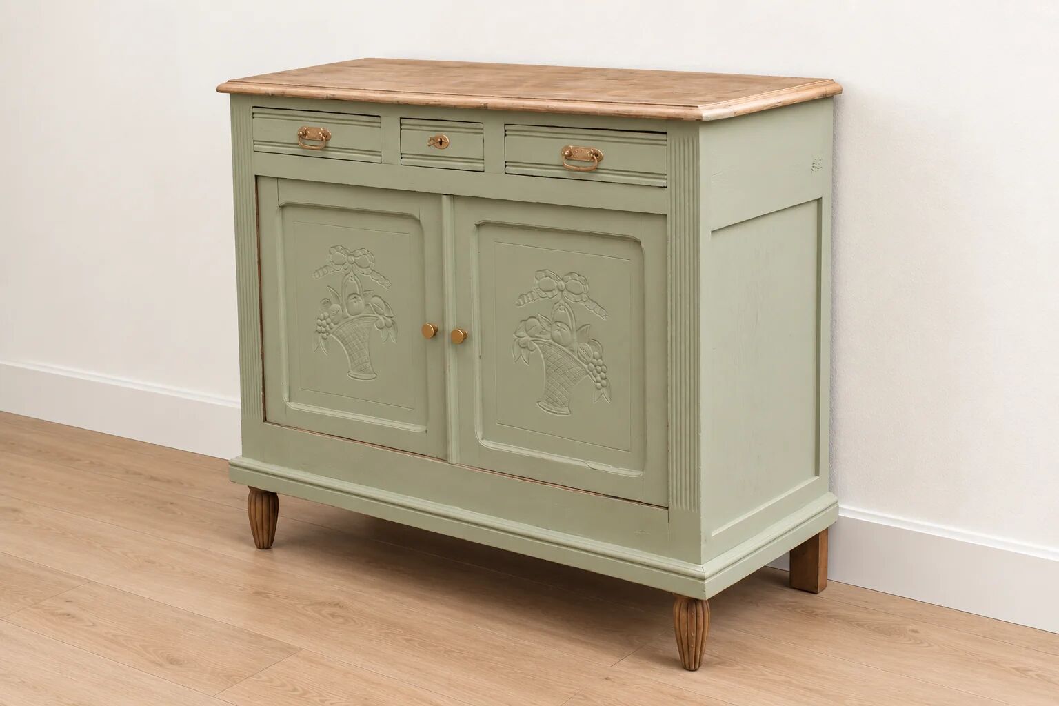 Antique art deco buffet in solid oak – pure lizard green & paint and natural wood – 121 cm