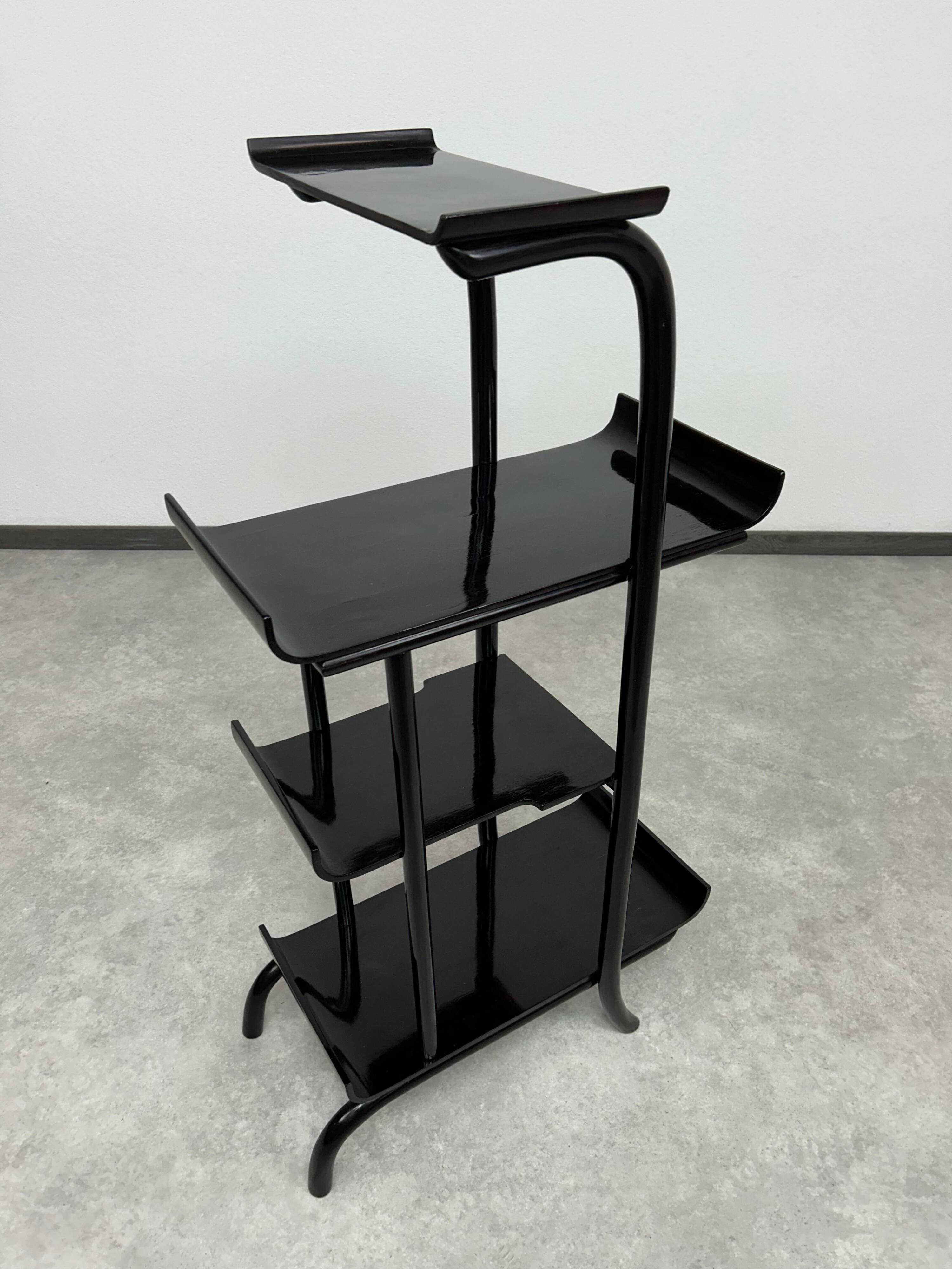 Très rare porte-plante pagode D68 par Thonet Mundus