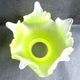 Tulipe à griffe en verre vert anis dégradé, fleur à 5 pétales découpés