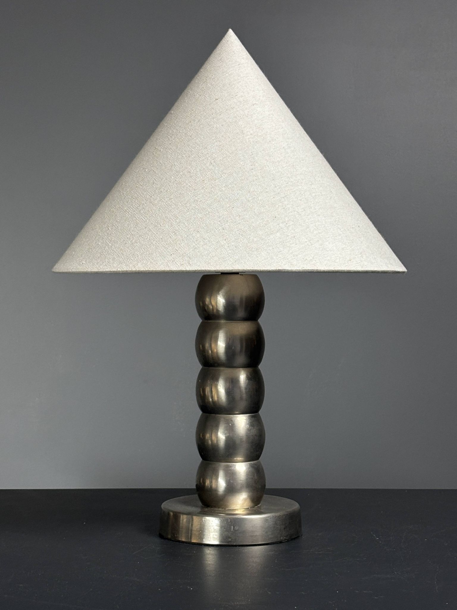 Lampe de table moderne en nickel plaqué de style mid-century, époque spatiale, années 1970.