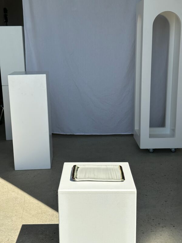 Trio de petits plats de service rectangulaires blanc et noir en céramique indonésienne 21x16