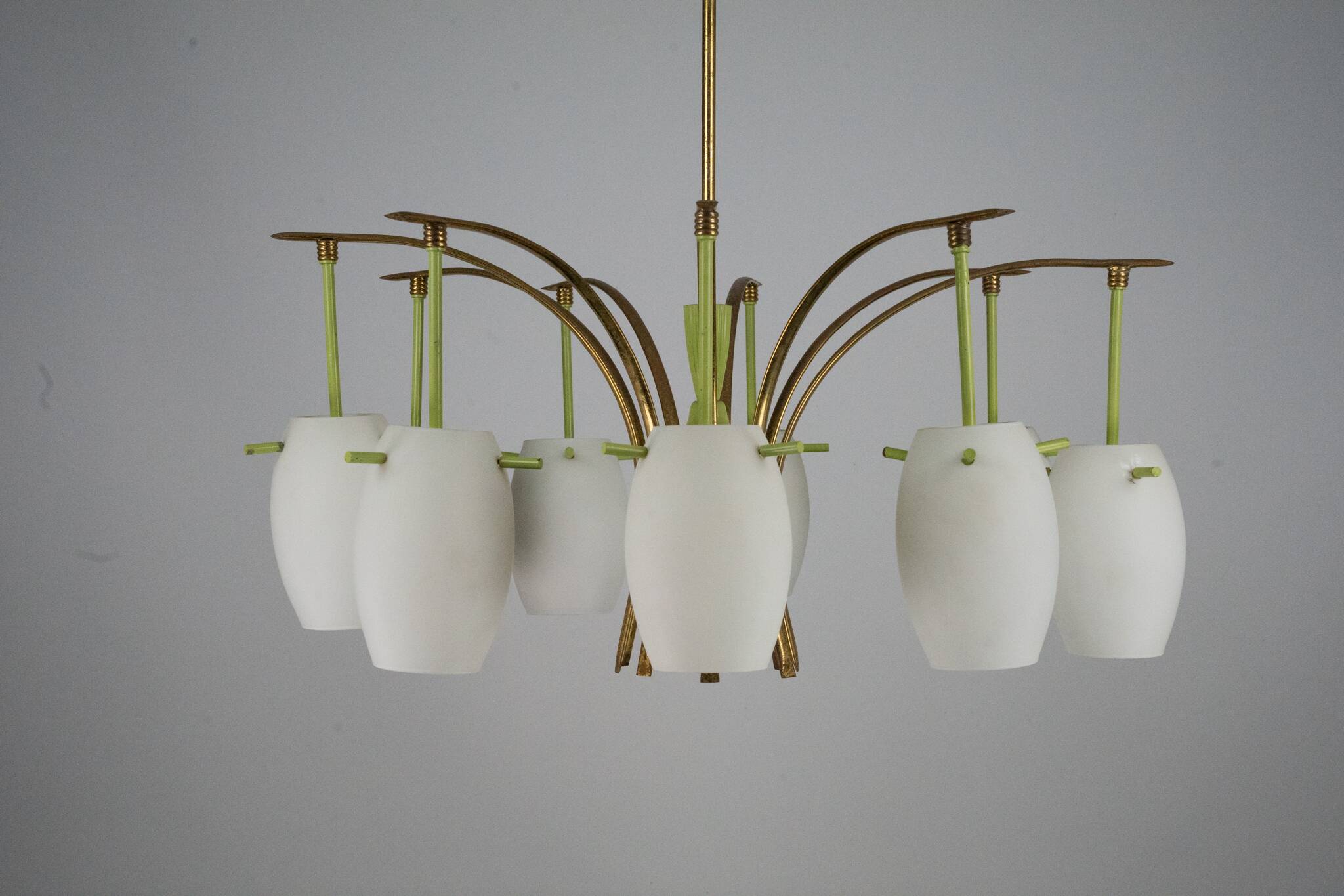 Midcentury 9-Arm Brass Chandelier with  Lacquer & Opaline Glass. Italy 1950