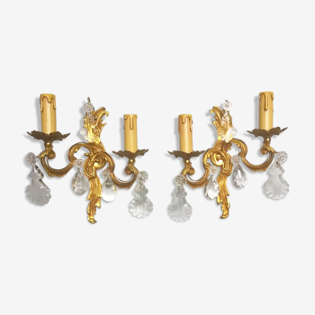 Paire d'appliques asymétriques, bronze doré et pampilles cristal, style Louis XV