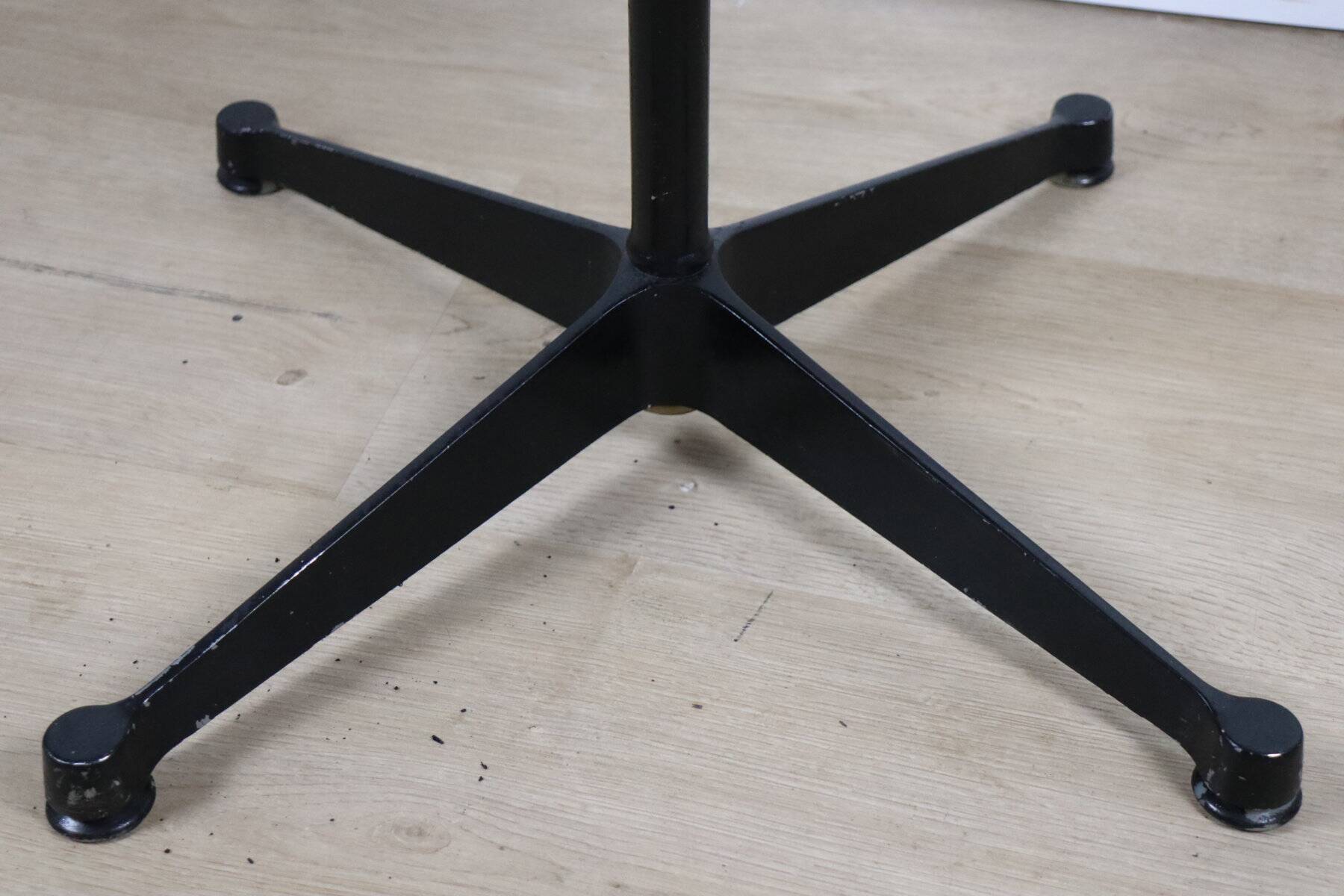 Chaise Eames Herman Miller - Fibre de verre pivotante réglable – 1960