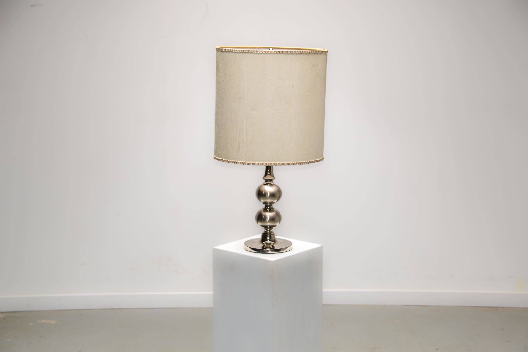 Lampe de table en acier brossé vers 1970