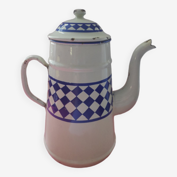 White enamelled sheet metal coffee maker with blue diamonds in relief