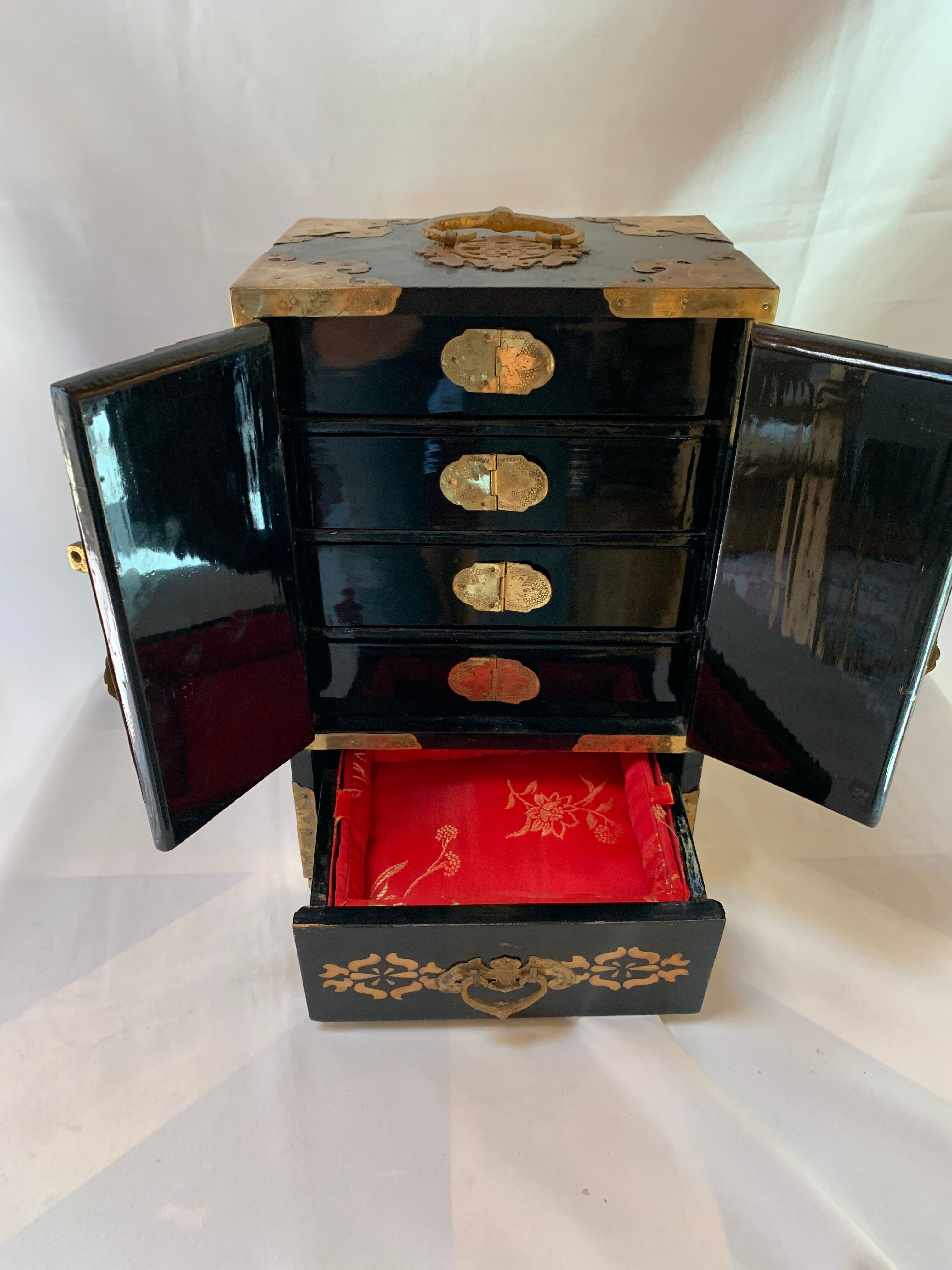 Jewelry "wardrobe"