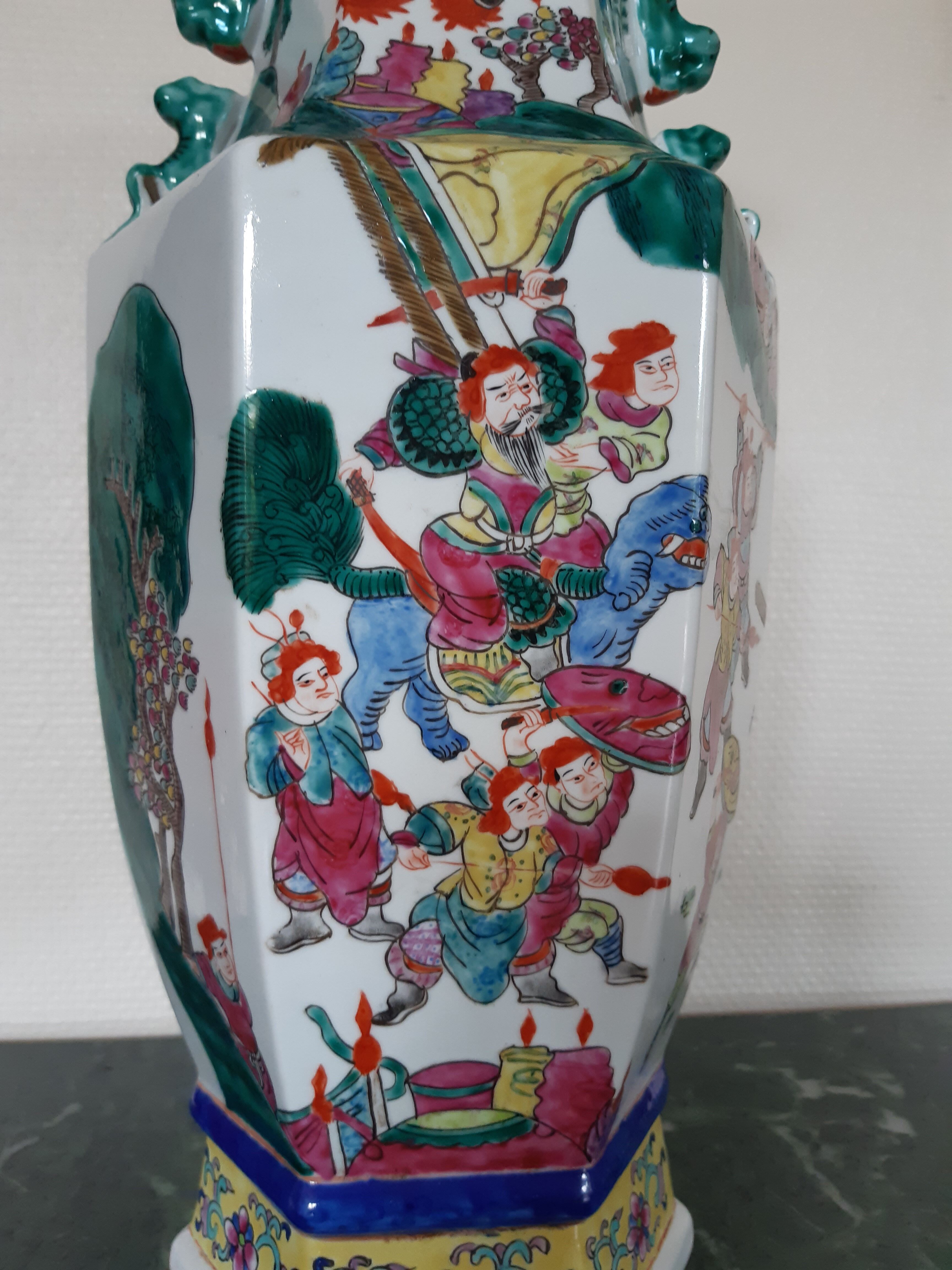 Ancient Chinese vase green family porcelain