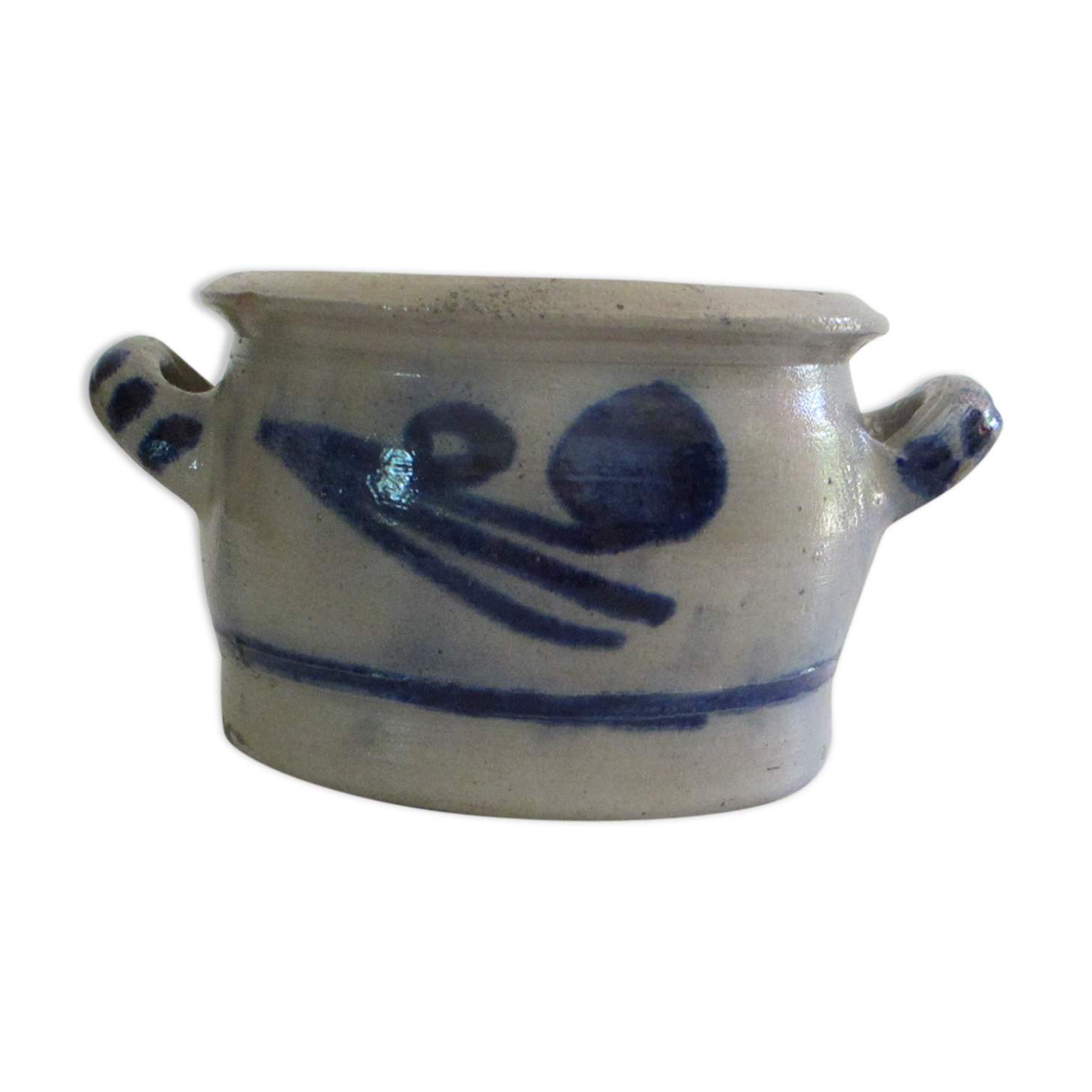 Old pot in reeds