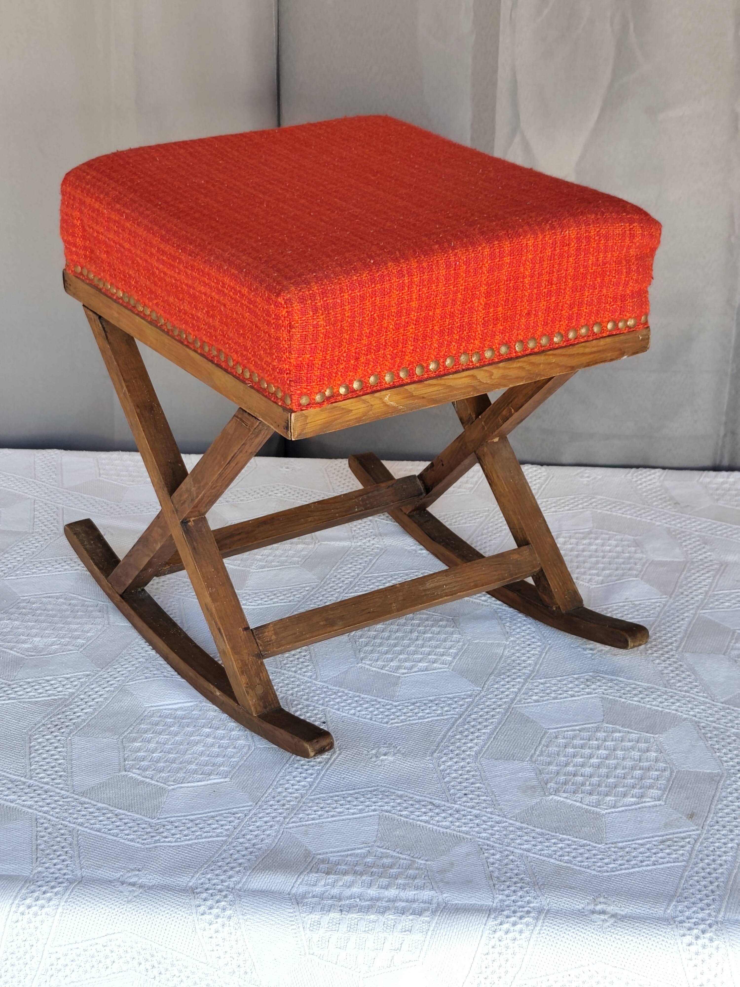 Vintage tilting footrest
