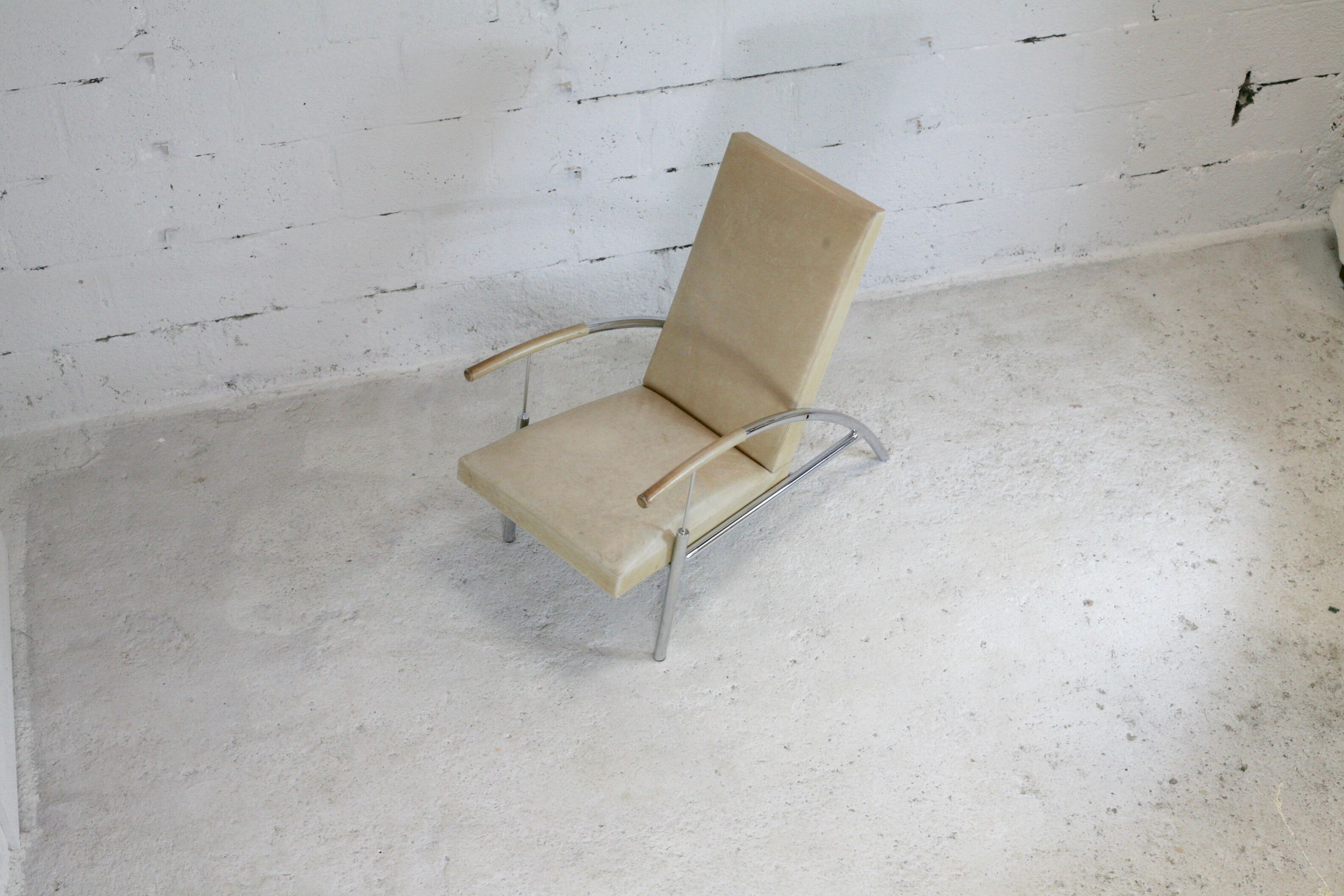 Tubular steel armchair and "cream" leather, France, circa 1970