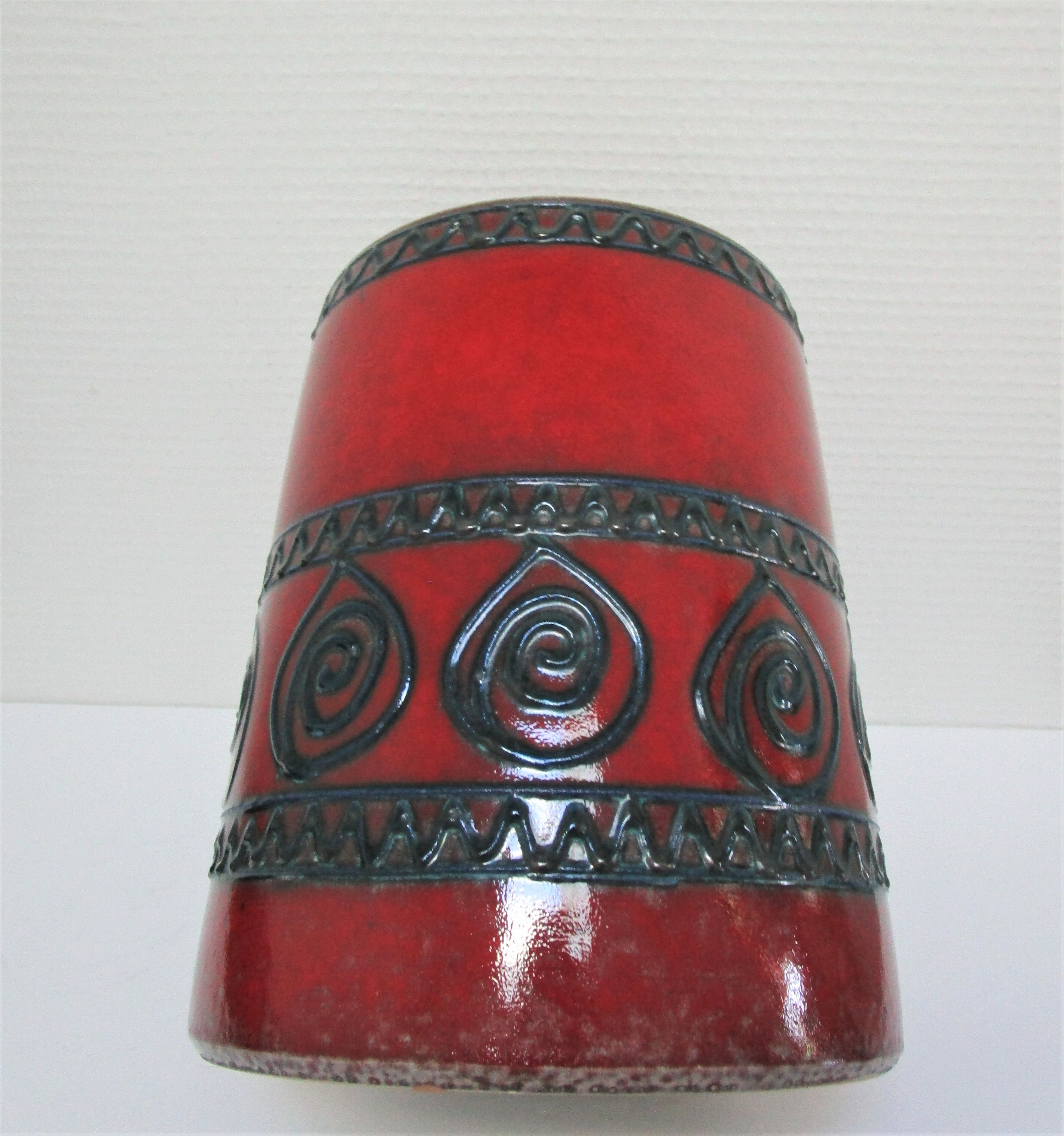 Enamelled ceramic pot with wood lid German design 70s