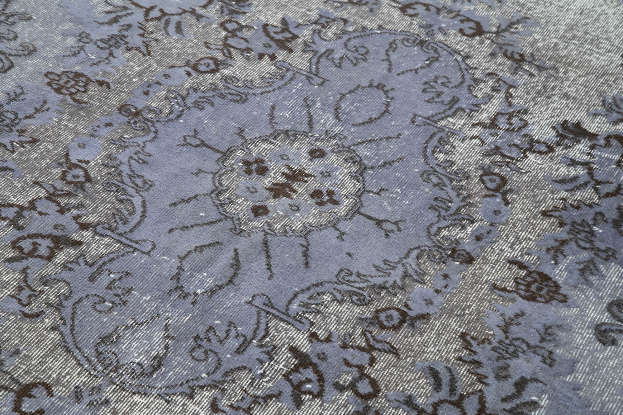 Hand-Knotted Bohemian Turkish 1970s 168 cm x 274 cm Grey Carpet