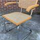 Chaise modèle Cesca de Marcel Breuer avec accoudoirs B64