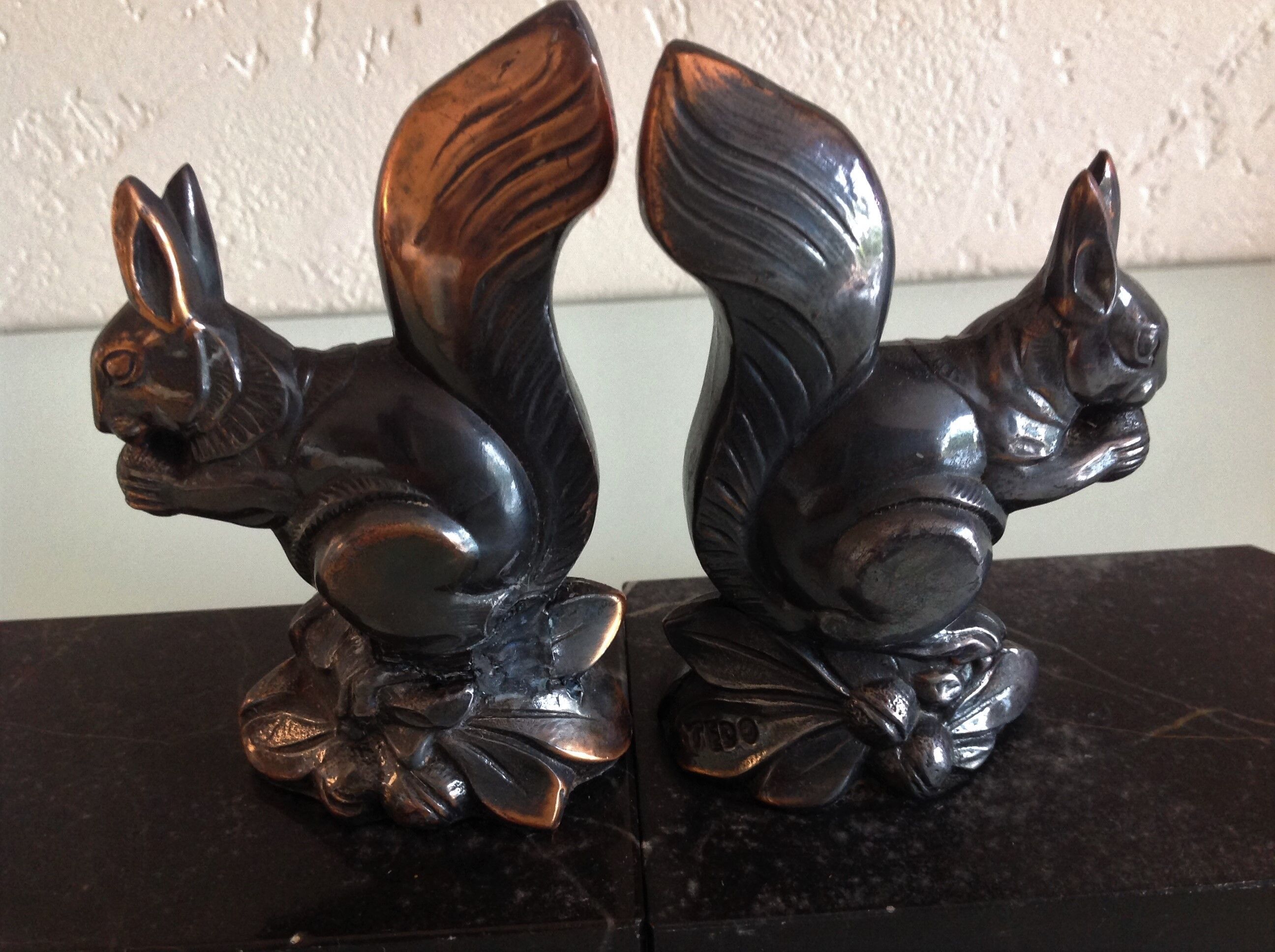 Bookebds ecureils by Tedo style art deco years 30-40