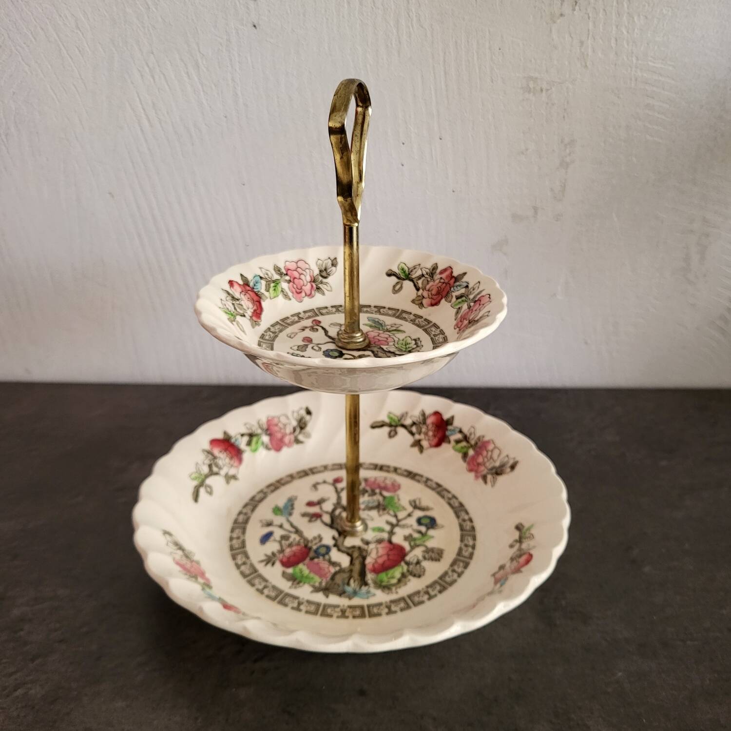 Myott porcelain cake stand in excellent condition.