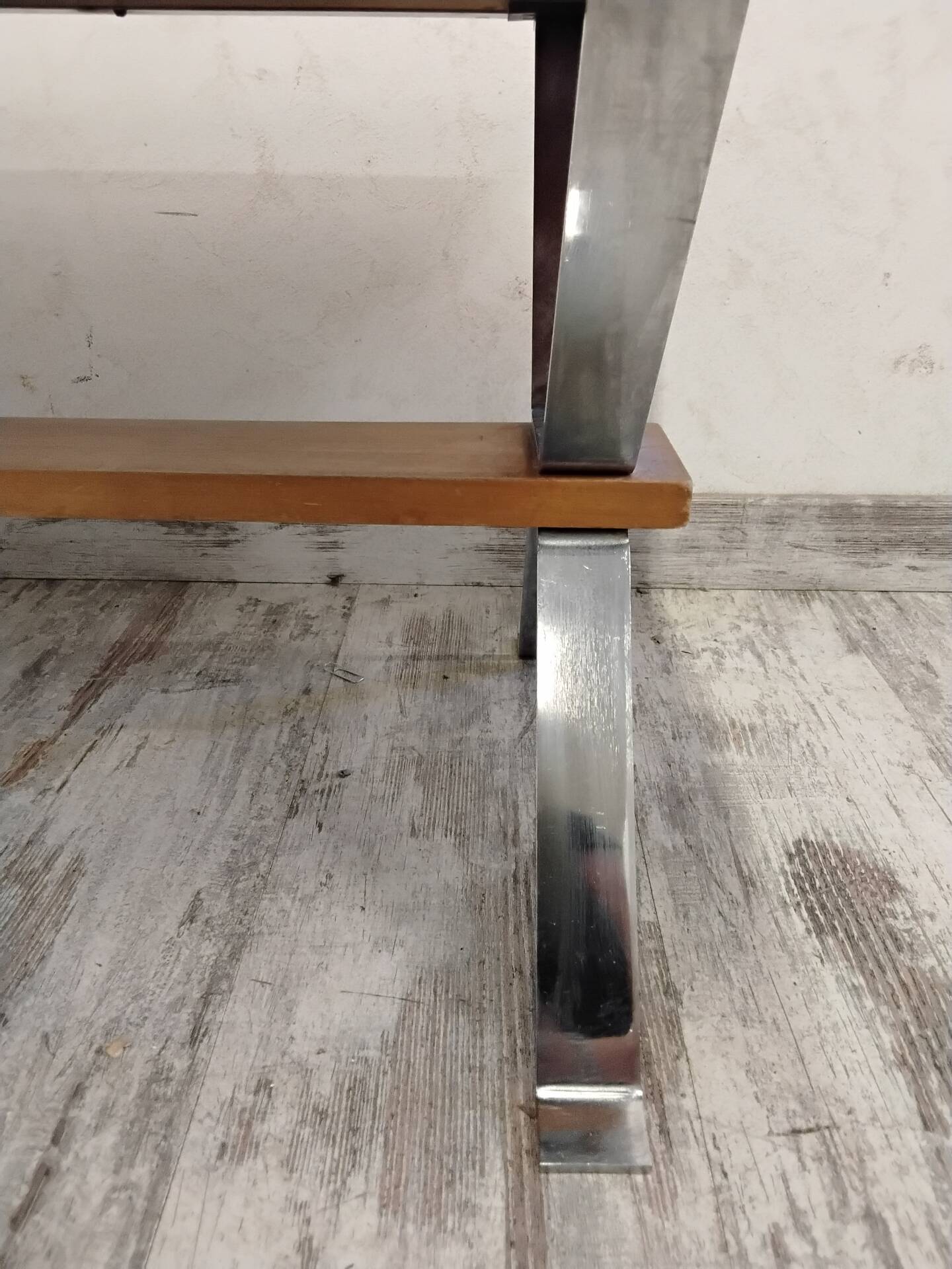 Table basse années 70 à décor de chevaux
